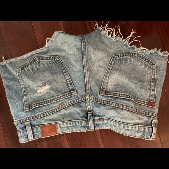 BDG DENIM SHORTS - Picture 3 of 3